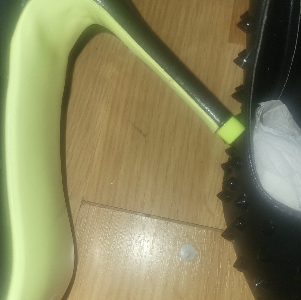 Shoes - Picture 4 of 11